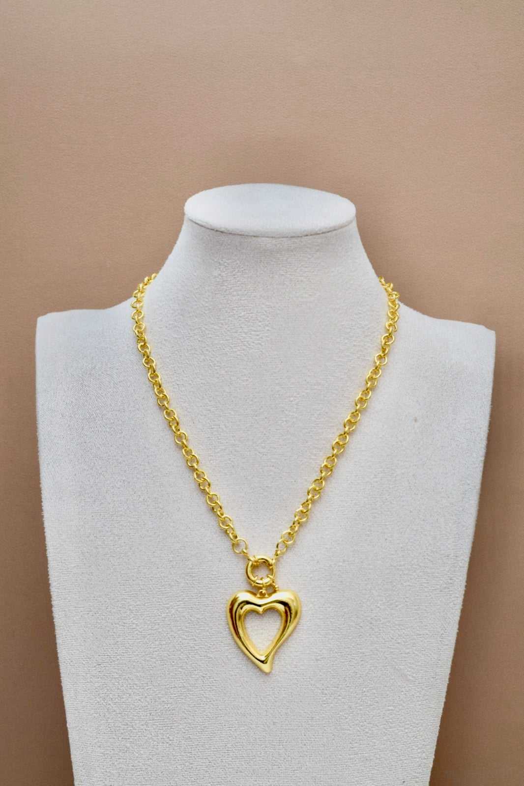 Collar corazón hueco chapado en oro de 18 k 47 ctms de largo